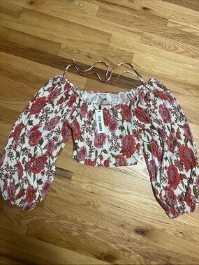 Steve Madden White Floral Off-Shoulder Crop Top with Pink and Red Flowers